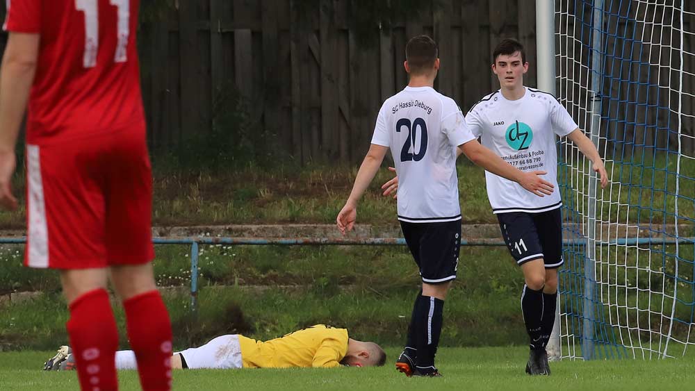 Hassia-Jubel über ersten Sieg / Erste Pleite für Langstadt (mit Video)