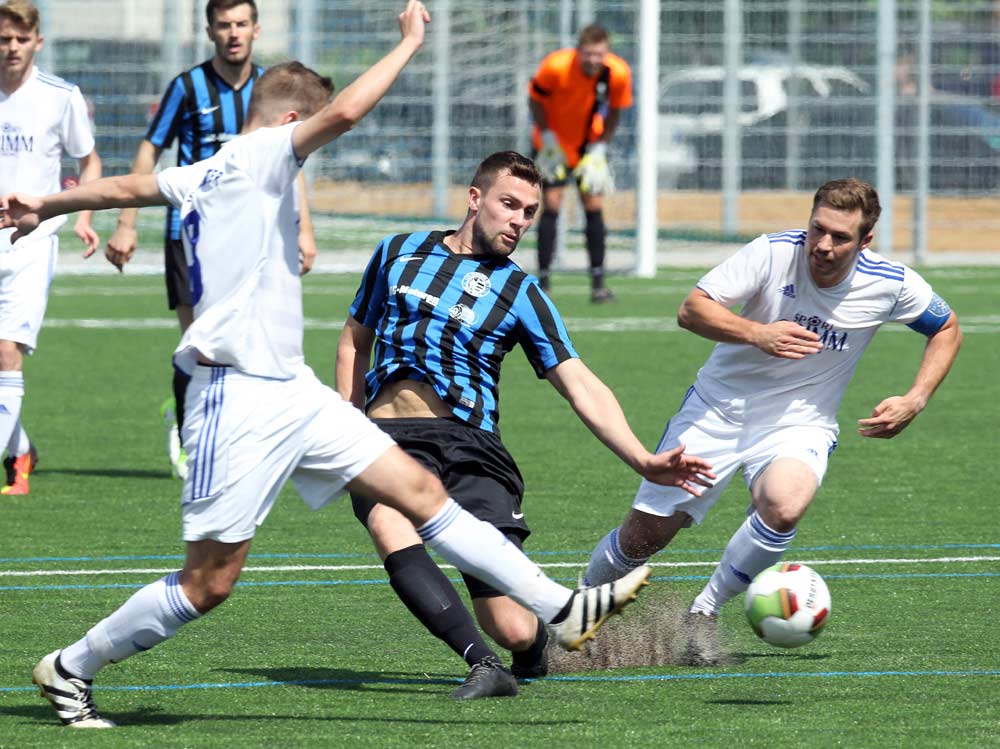 Germania nach Derbysieg vor dem Meisterstück