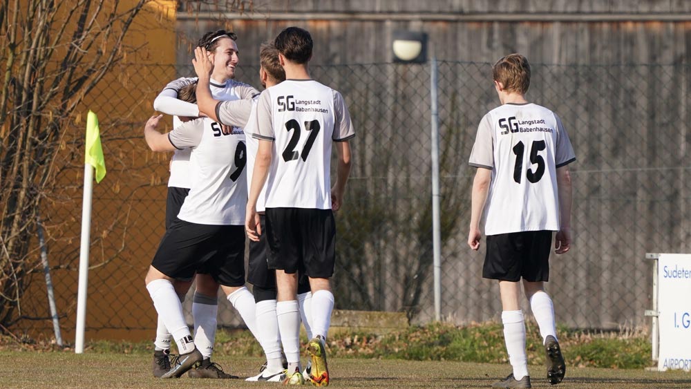 SG gewinnt Derby trotz fünf Änderungen in der Startelf