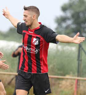 Mit neun Mann das Spiel gedreht