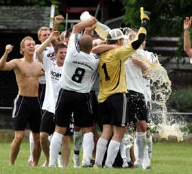 Titelentscheidung auf Sonntag vertagt