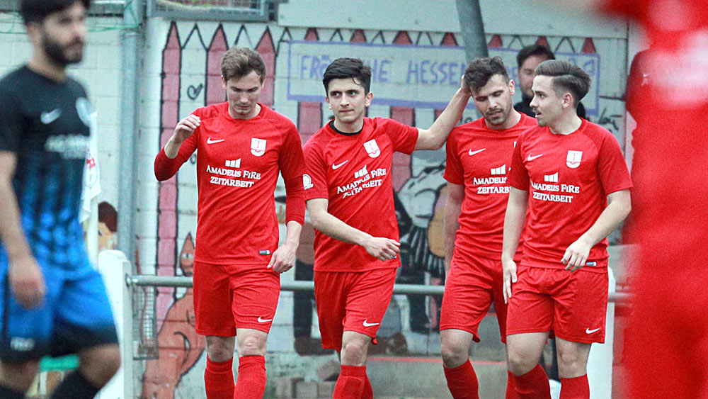 Pokal-Halbfinale: Doppelter Dreierpack beim 6:5